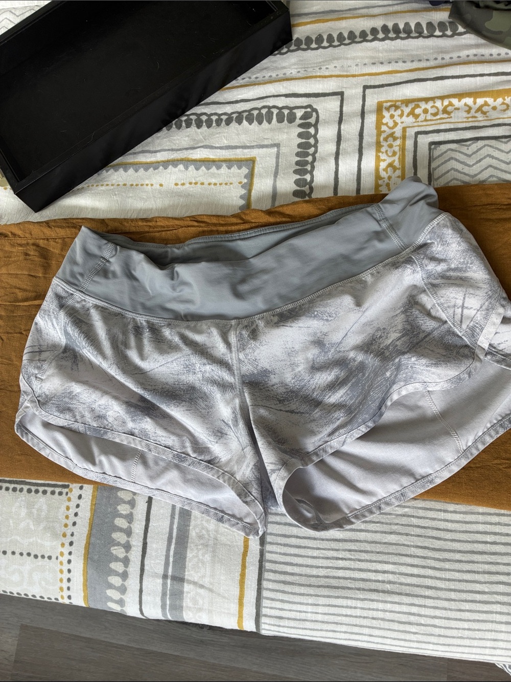 lululemon athletica Run Speed Short sz 8